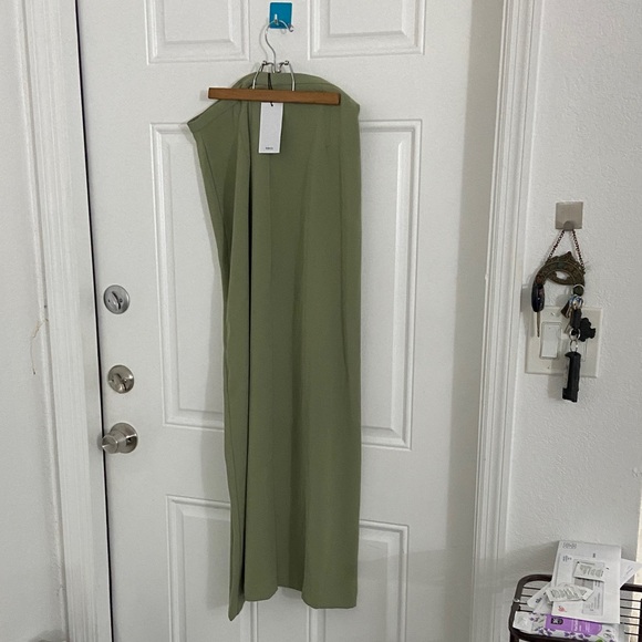 Chic Olive Green long skirt - Picture 2 of 4